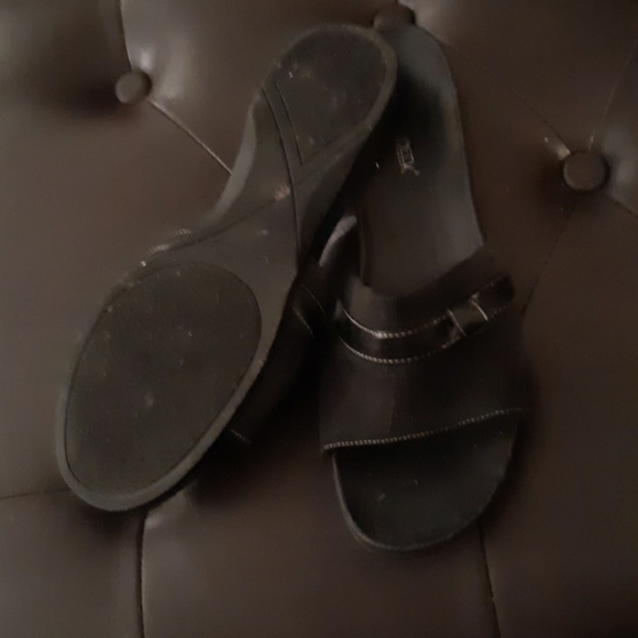 Sandals Size 10 Cherokee - Picture 5 of 5